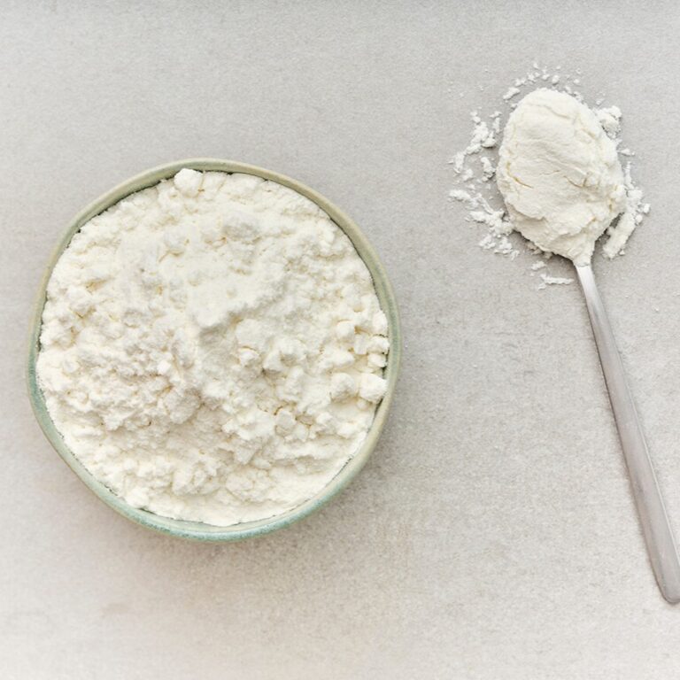 Concentré de protéines de lait dans bol