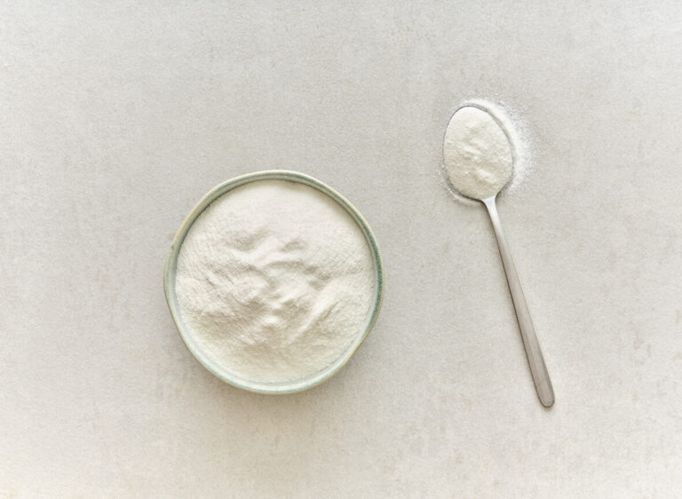 Caséine présure dans un bol